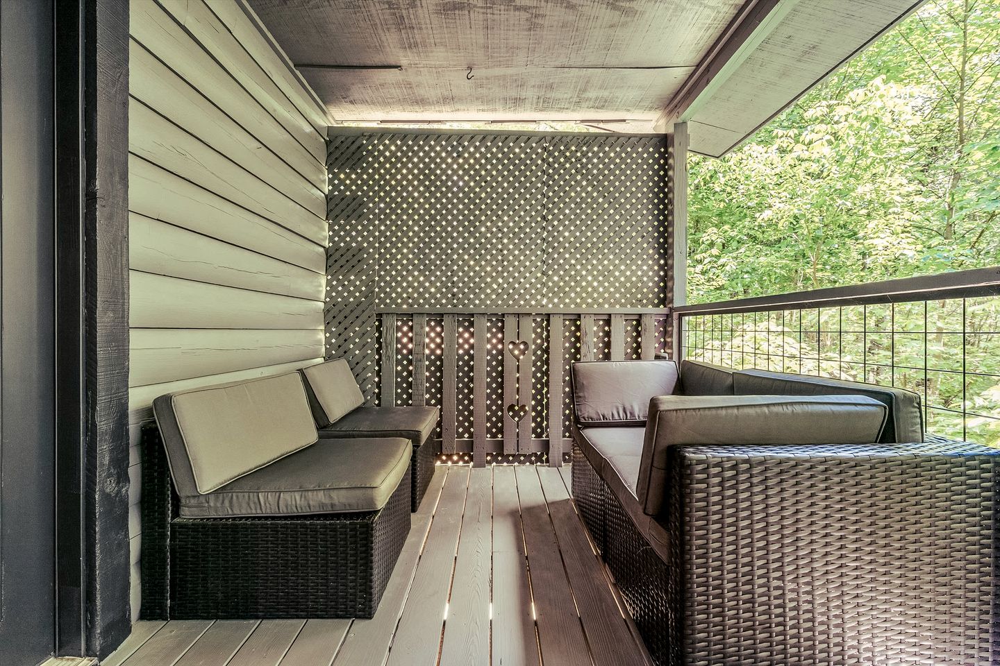 Romantic Glamping Getaway with Hot Tub in the Heart of the Smoky Mountains, Perfect for a Weekend Getaway from Nashville