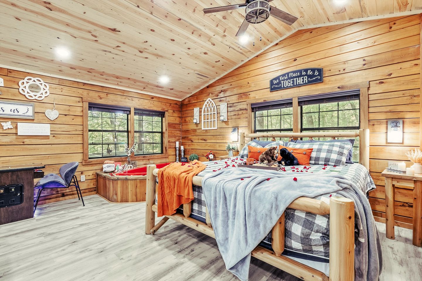Romantic Glamping Getaway with Hot Tub in the Heart of the Smoky Mountains, Perfect for a Weekend Getaway from Nashville