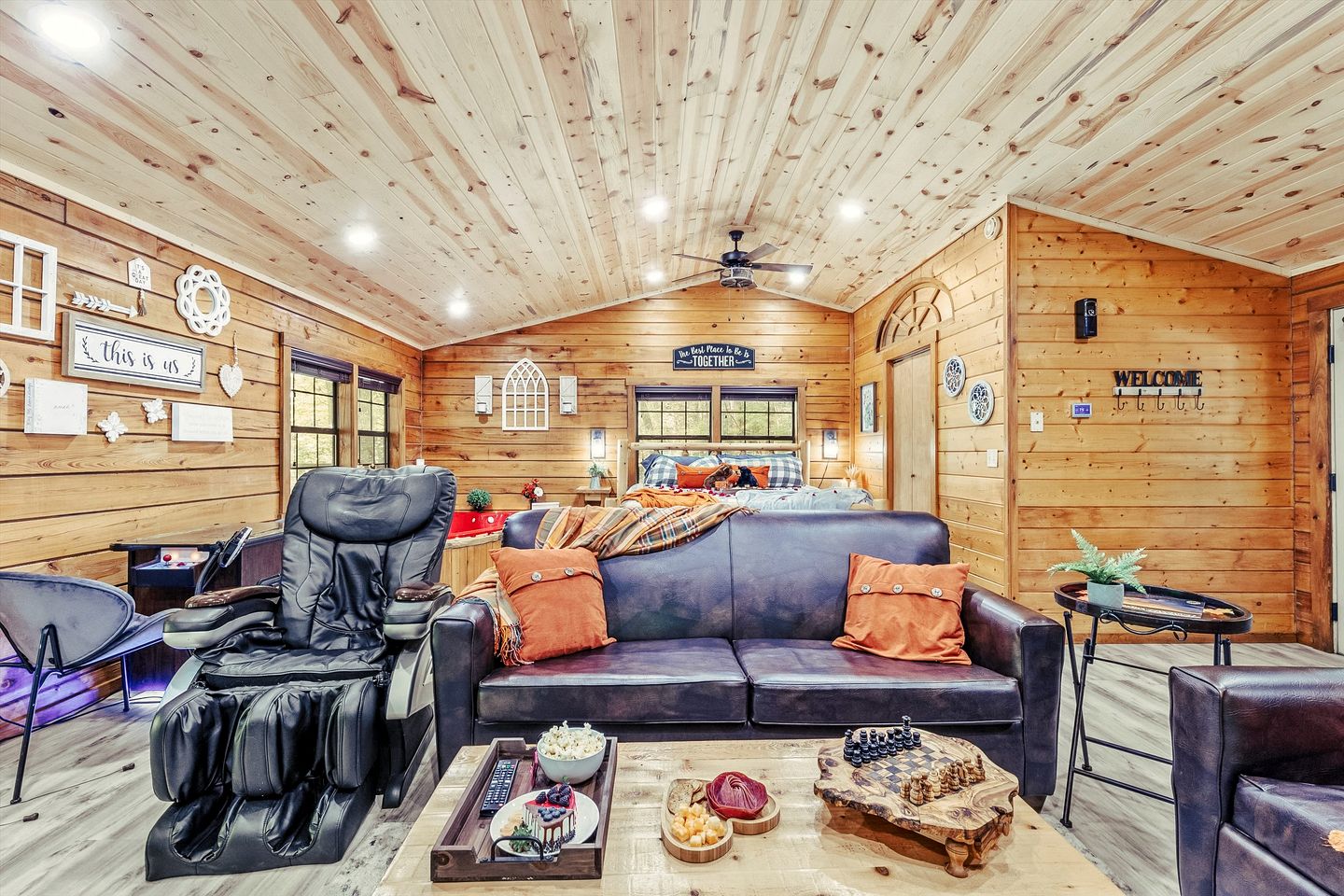 Romantic Glamping Getaway with Hot Tub in the Heart of the Smoky Mountains, Perfect for a Weekend Getaway from Nashville