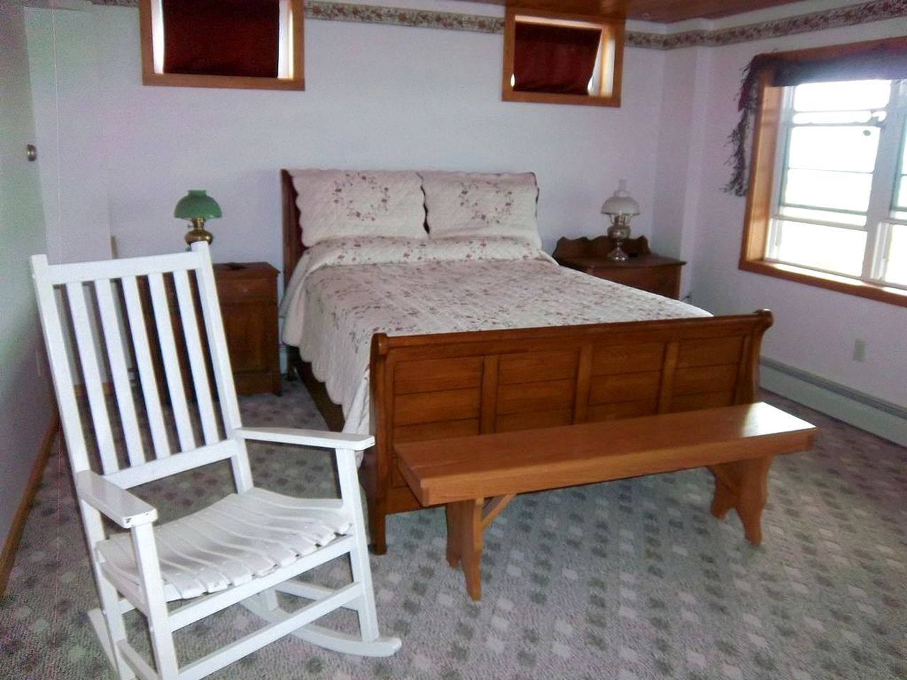 Charming Vacation Cottage with Breathtaking Lake Views near Ithaca, New York