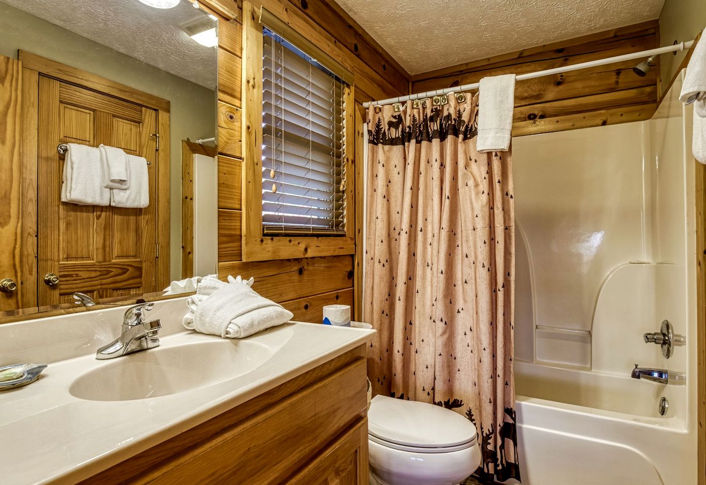 Rest and Relax in this Fully-Equipped Cabin Rental in Gatlinburg, Tennessee