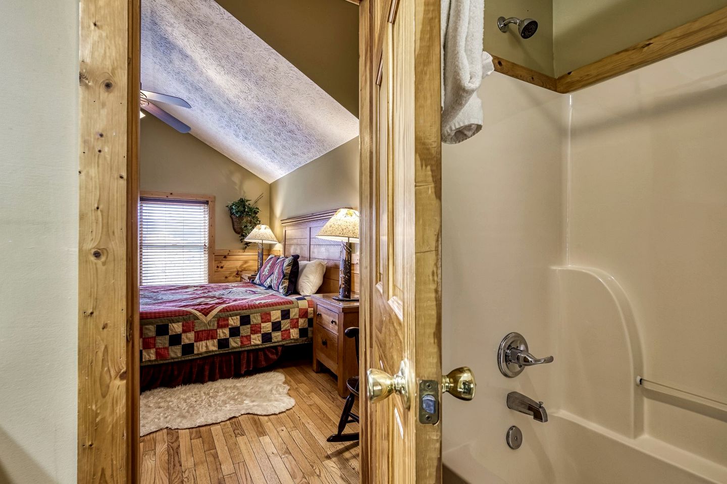 Rest and Relax in this Fully-Equipped Cabin Rental in Gatlinburg, Tennessee