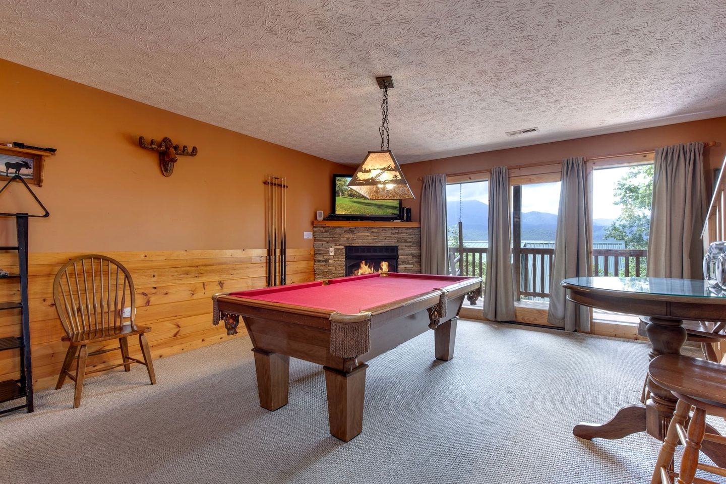 Rest and Relax in this Fully-Equipped Cabin Rental in Gatlinburg, Tennessee