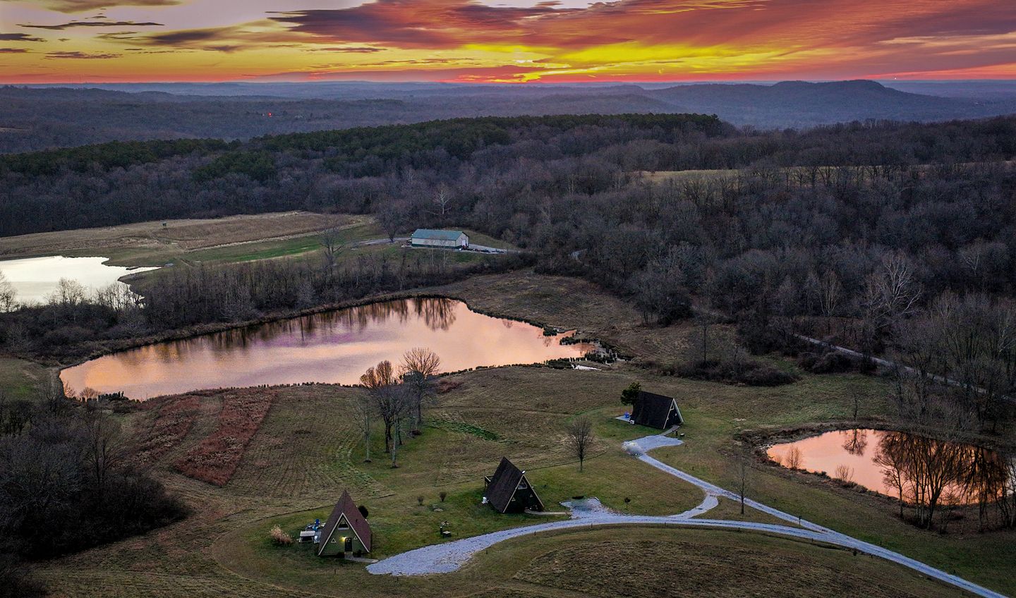 Enchanting A-Frames with Hot-Tub Wonderful for Hiking in Makanda, Illinois