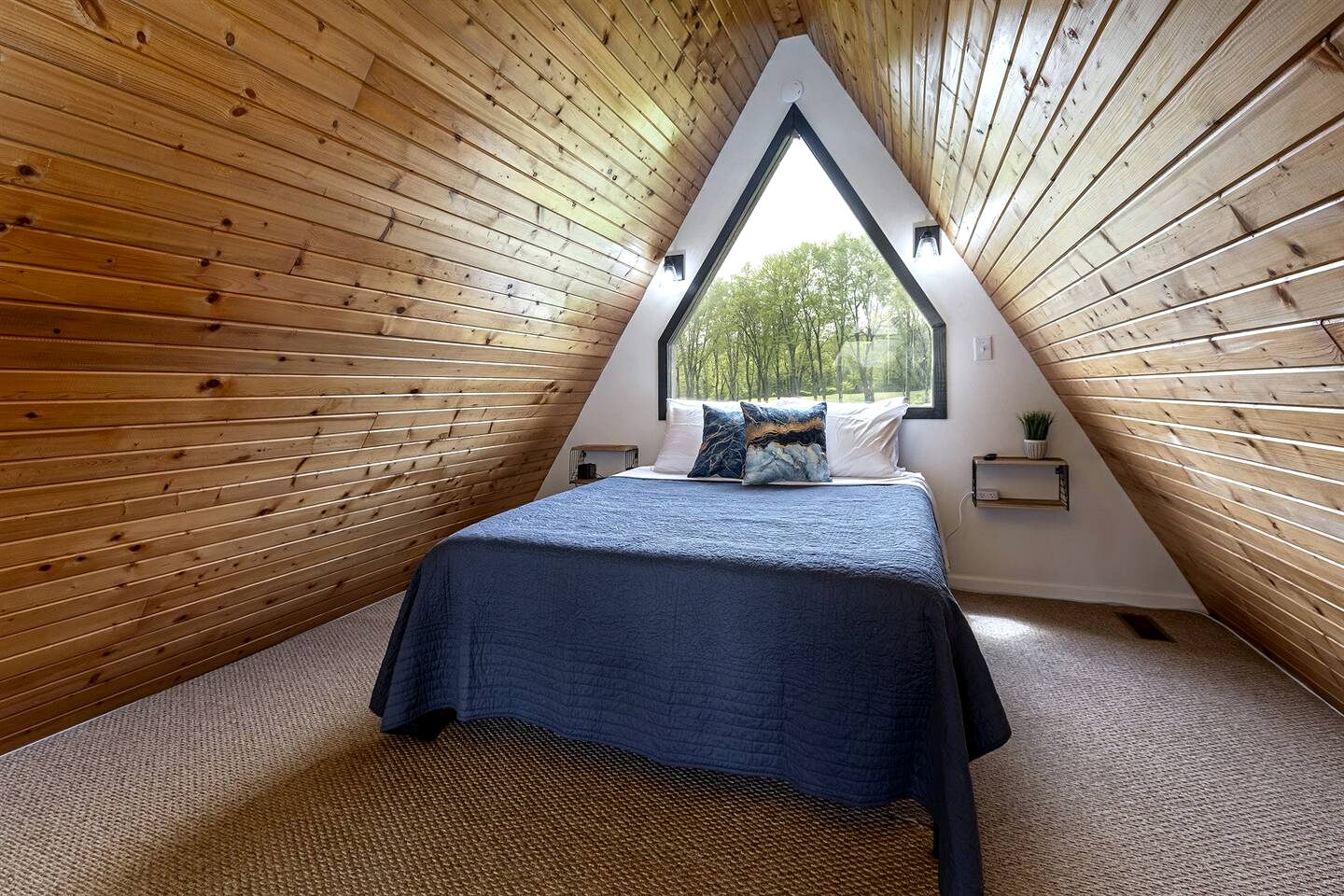 Enchanting A-Frames with Hot-Tub Wonderful for Hiking in Makanda, Illinois