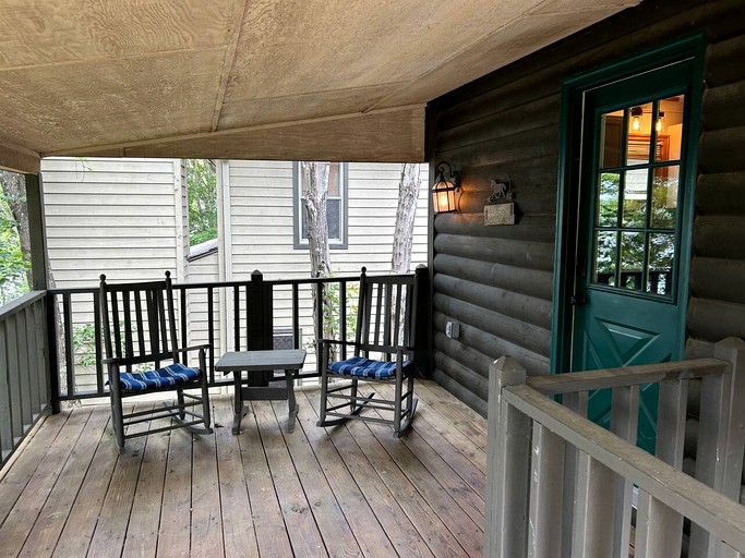 Cabins (United States of America, Glenville, North Carolina)