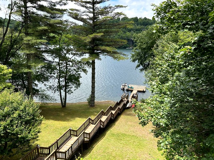 Cabins (United States of America, Glenville, North Carolina)