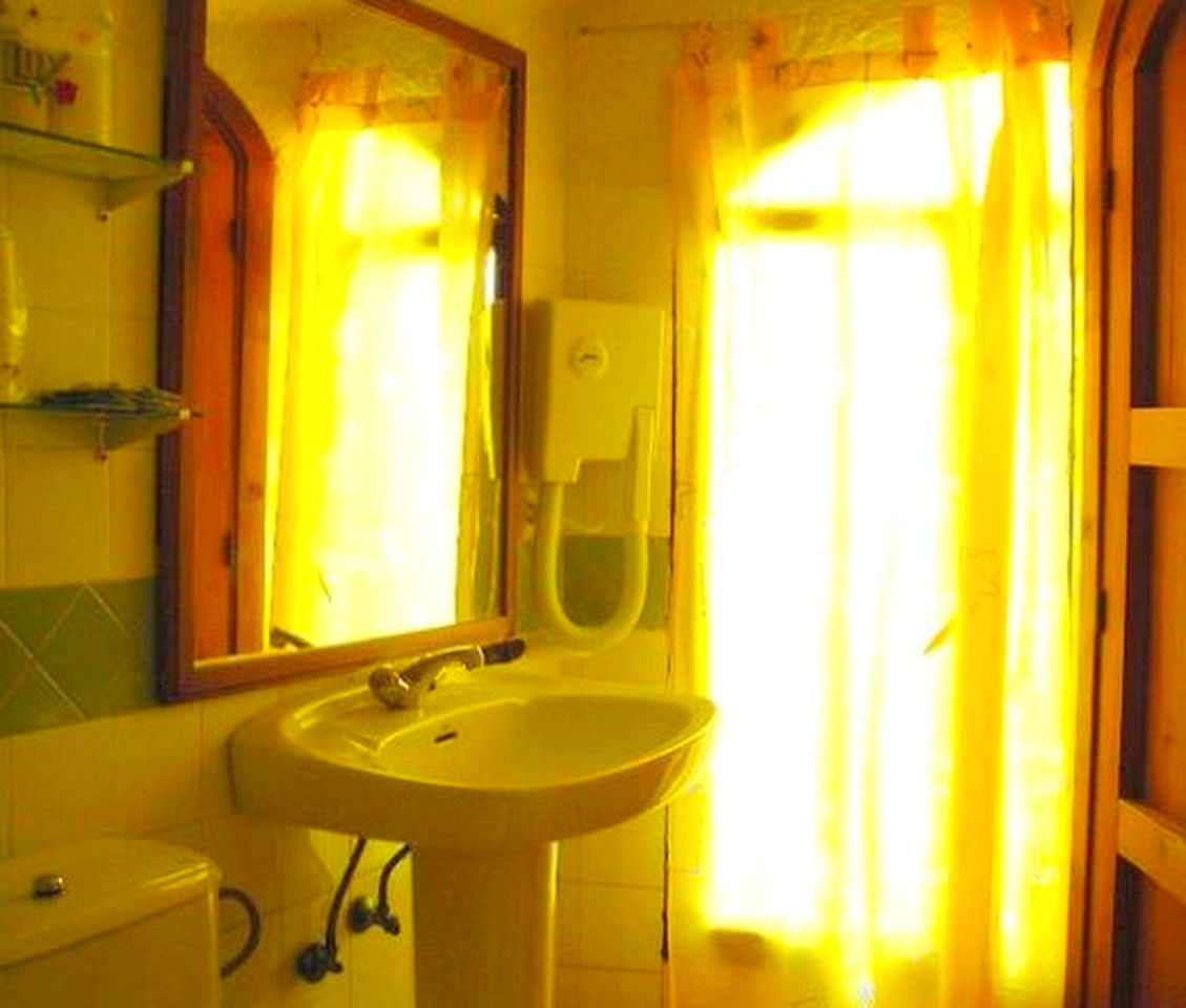 Accessible Cave for a Glamping Adventure near Granada, Spain