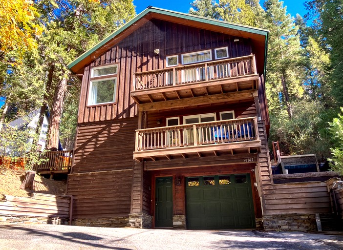 Cabins (United States of America, Oakhurst, California)