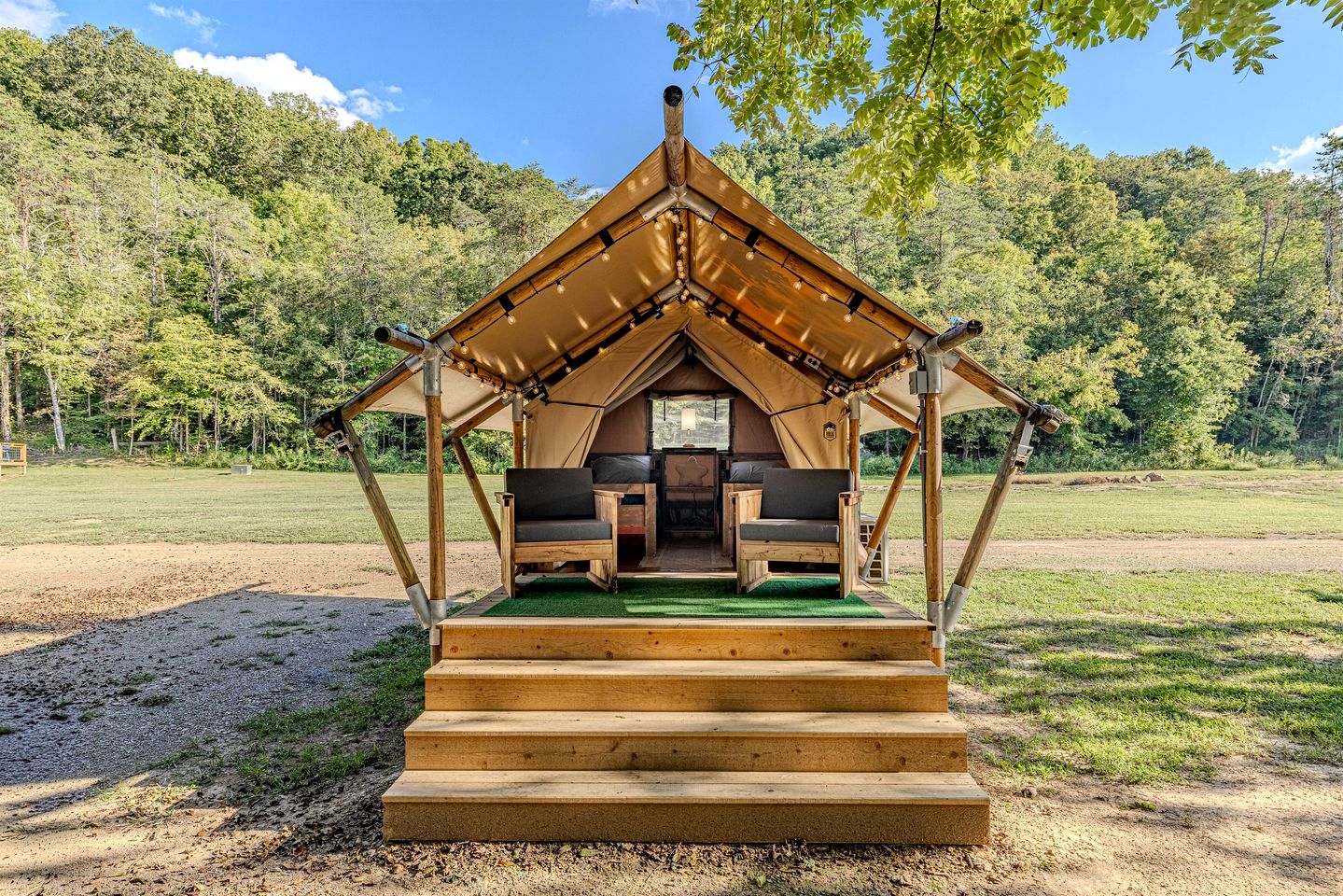 Safari Tents (United States of America, Newport, Tennessee)