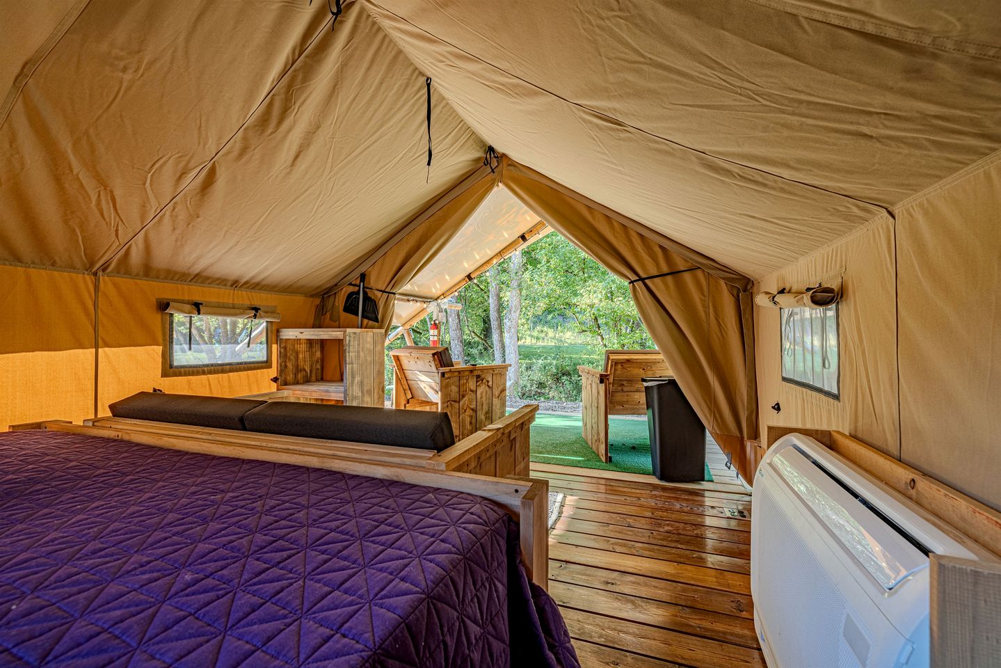 Enchanting Creekside Safari Tent Haven near Smoky Mountain in Tennessee