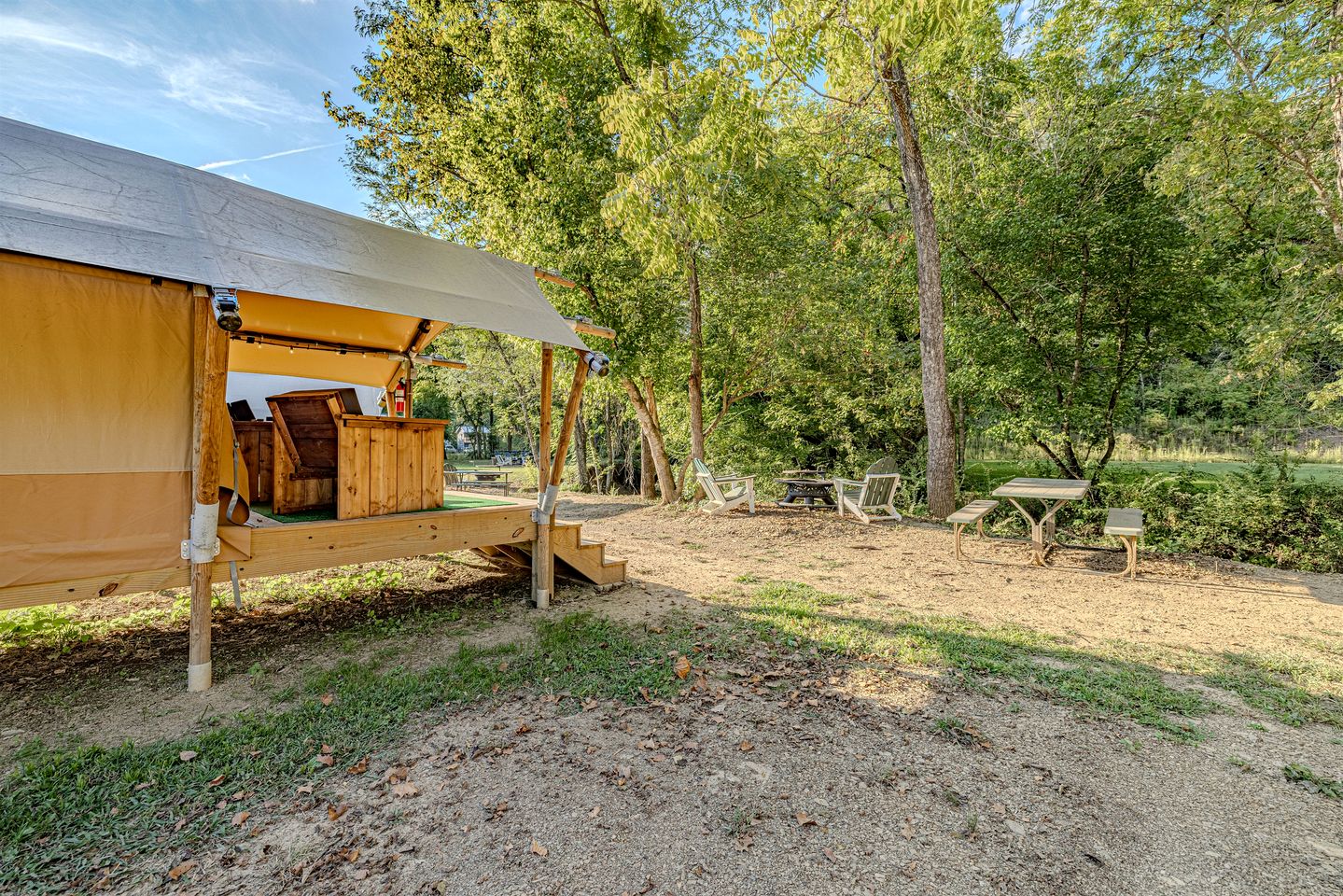 Enchanting Creekside Safari Tent Haven near Smoky Mountain in Tennessee