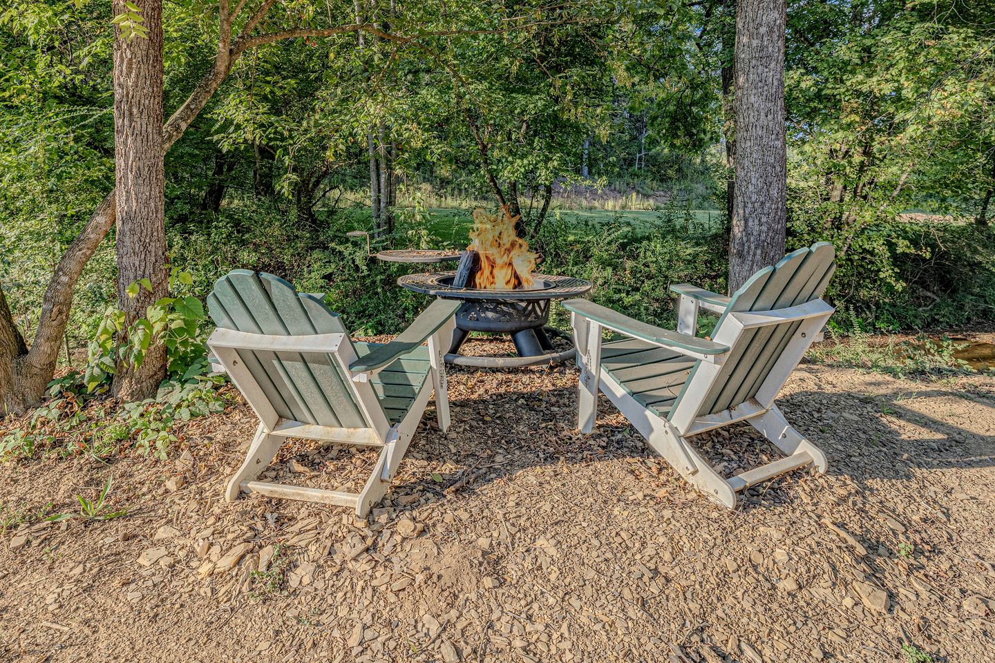 Enchanting Creekside Safari Tent Haven near Smoky Mountain in Tennessee