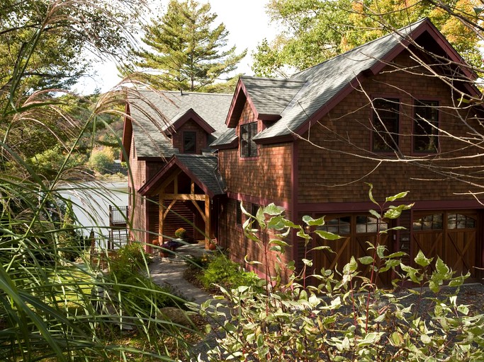 Luxury Lakefront Home near Okemo, Cabins, Ludlow, United States of