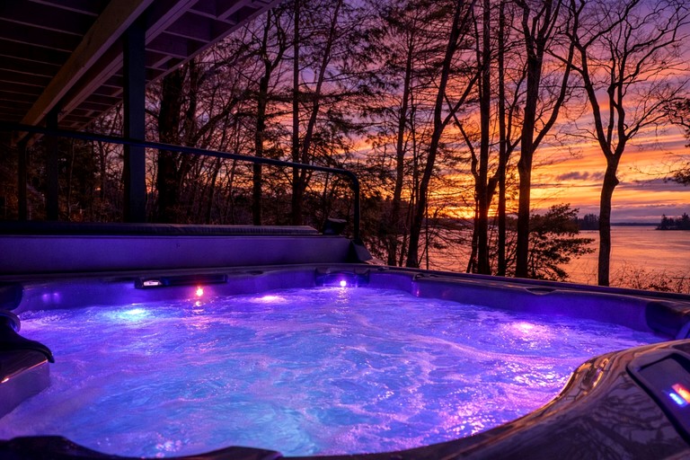 Cabins (United States of America, Casco, Maine)