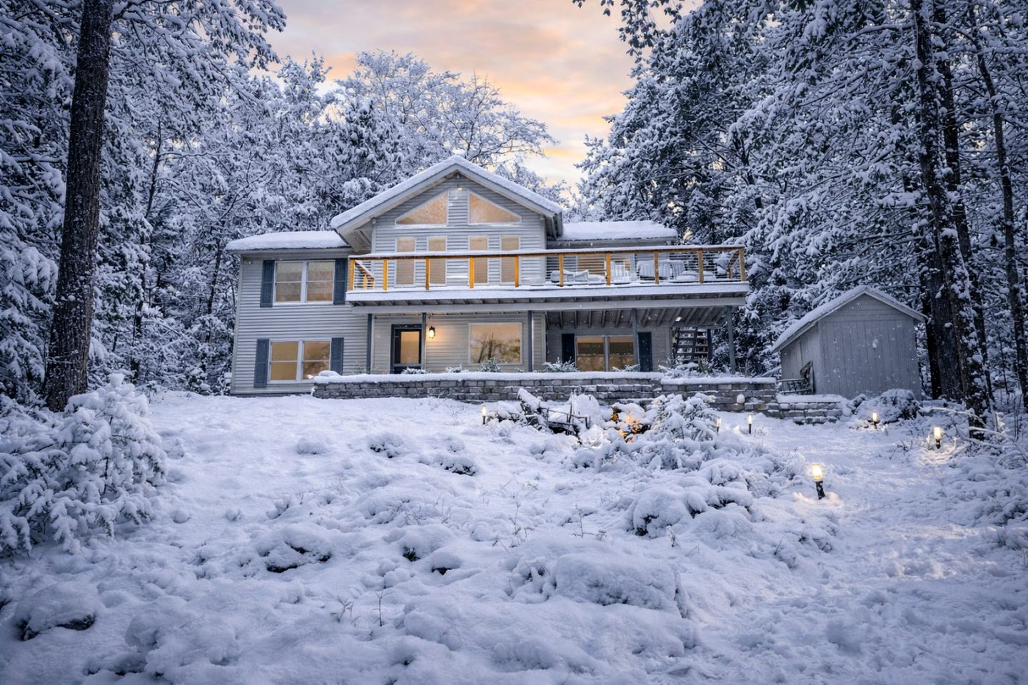 Cabins (United States of America, Casco, Maine)