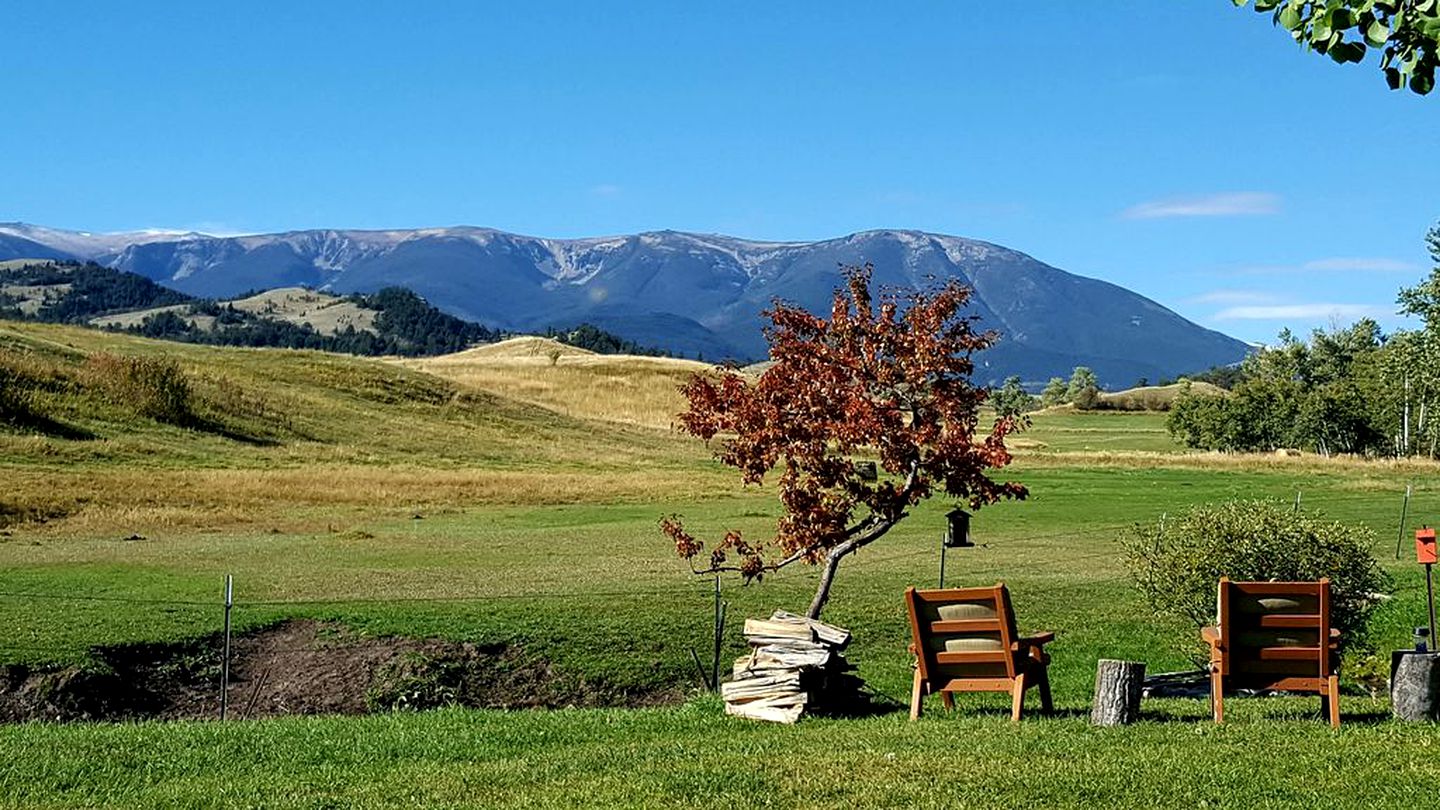 Wonderful Log Cabin with Sublime Views of Beartooth Mountain in Red Lodge, Montana