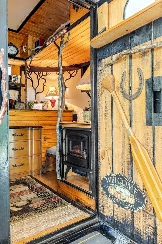 Enchanting Mountain Caravan Retreat with Scenic Trails and Wildlife Encounters in North Carolina