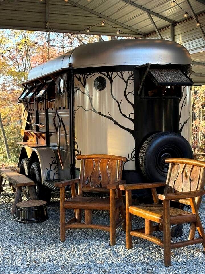 Enchanting Mountain Caravan Retreat with Scenic Trails and Wildlife Encounters in North Carolina