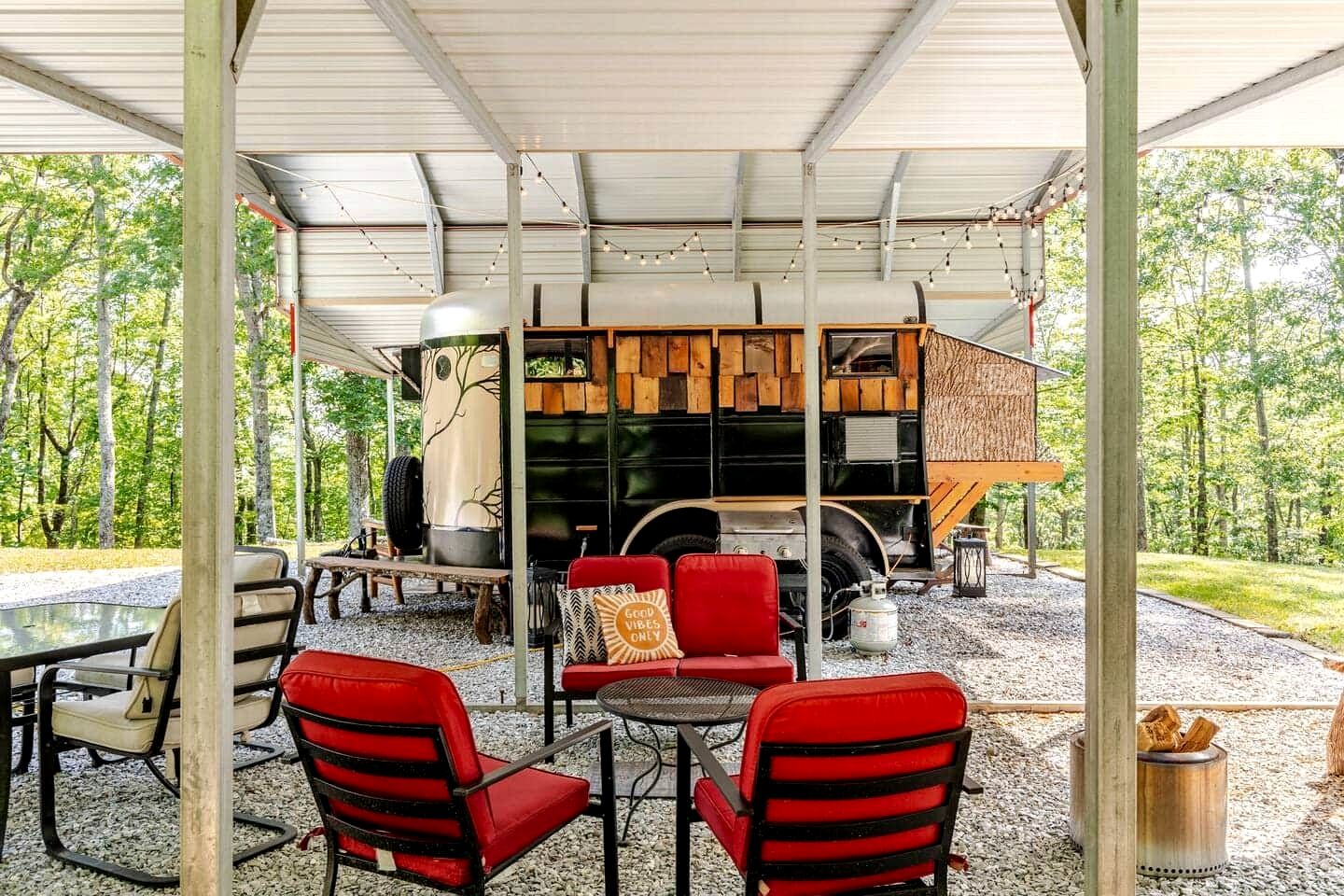 Enchanting Mountain Caravan Retreat with Scenic Trails and Wildlife Encounters in North Carolina