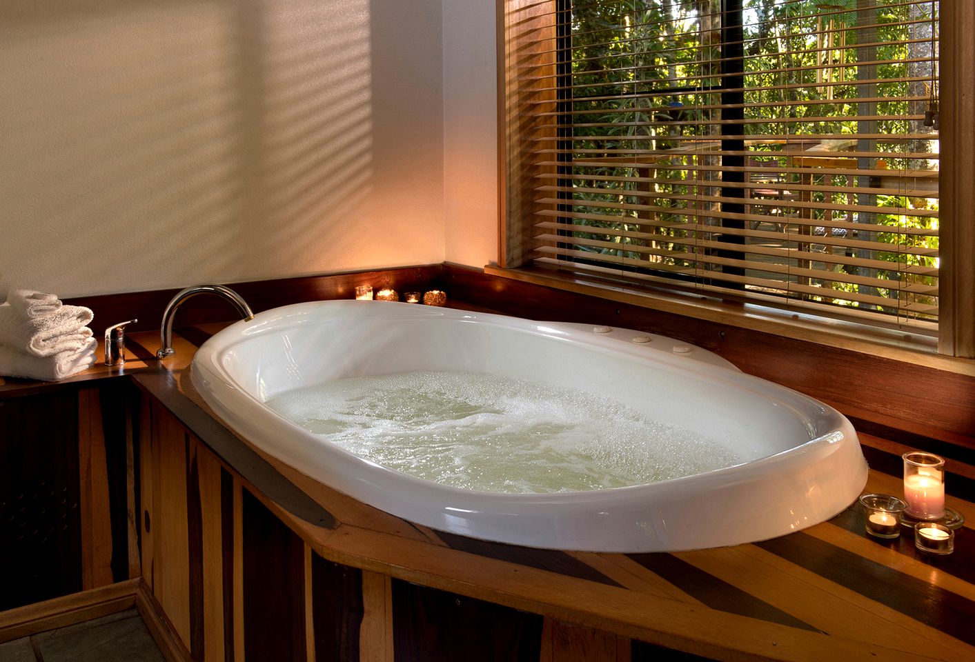 Enchanting Riverside Cabin Rental in the Rainforest near Cairns, Queensland