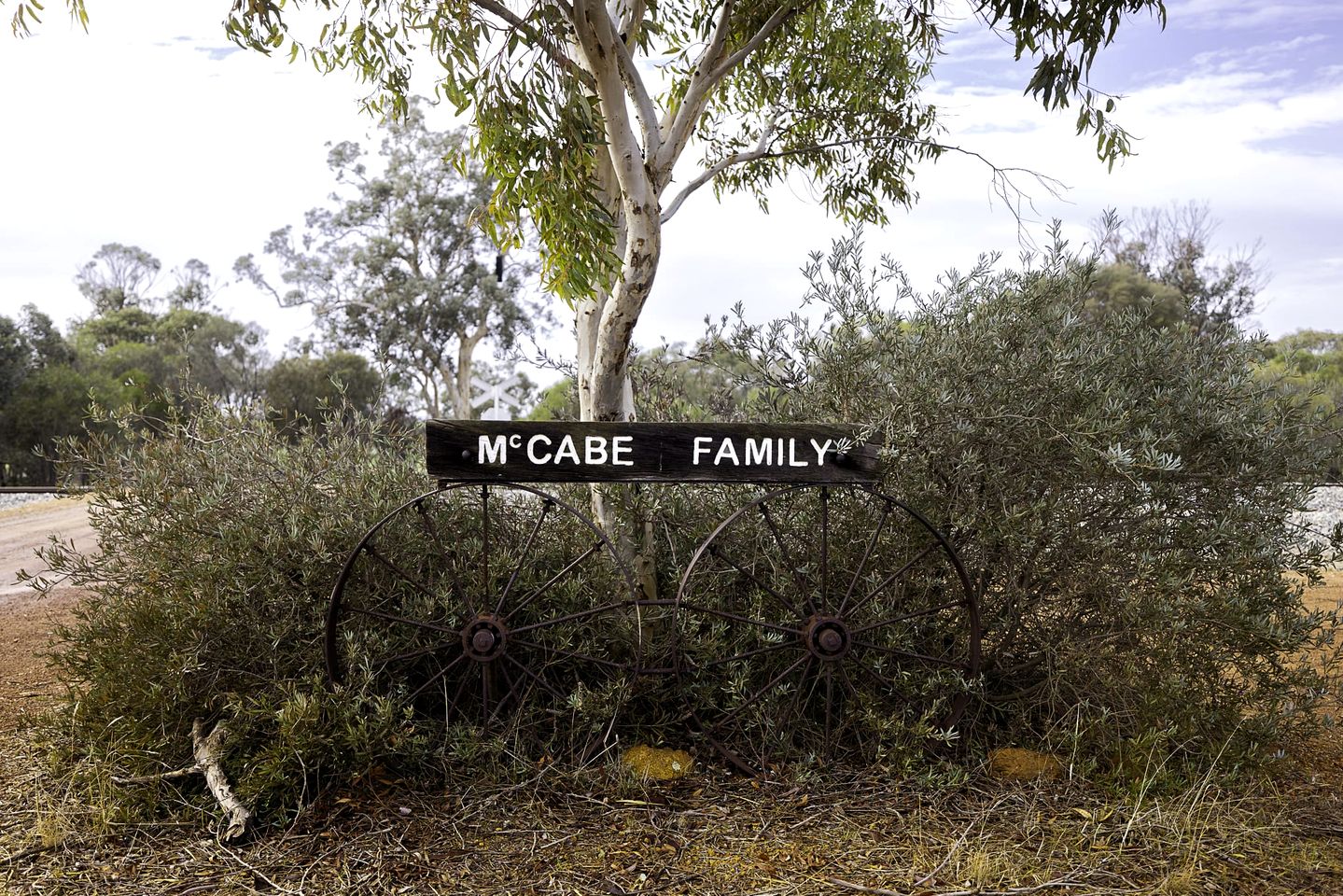 Enchanting Rustic Tiny House with Outdoor Barbecue, Firepit and Abundant Wildlife in Western Australia, Australia