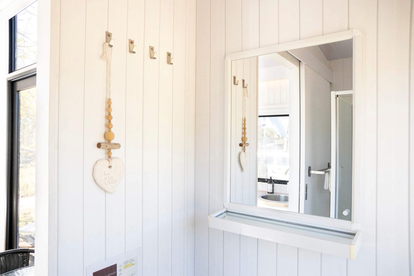 Enchanting Creekfront Tiny House with Stunning Landscape and Wildlife in Queensland, Australia