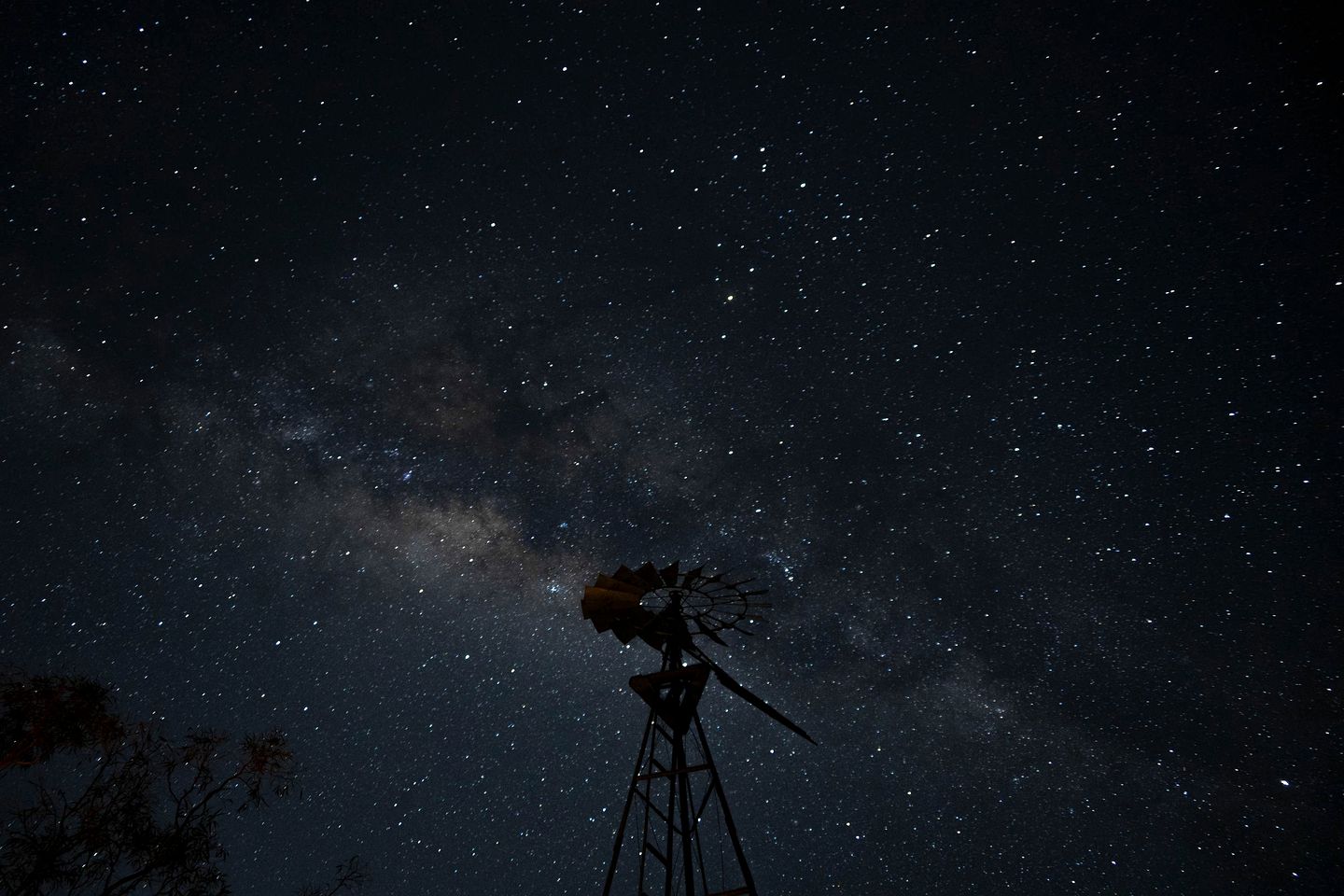 Enchanting Creekfront Tiny House with Stunning Landscape and Wildlife in Queensland, Australia