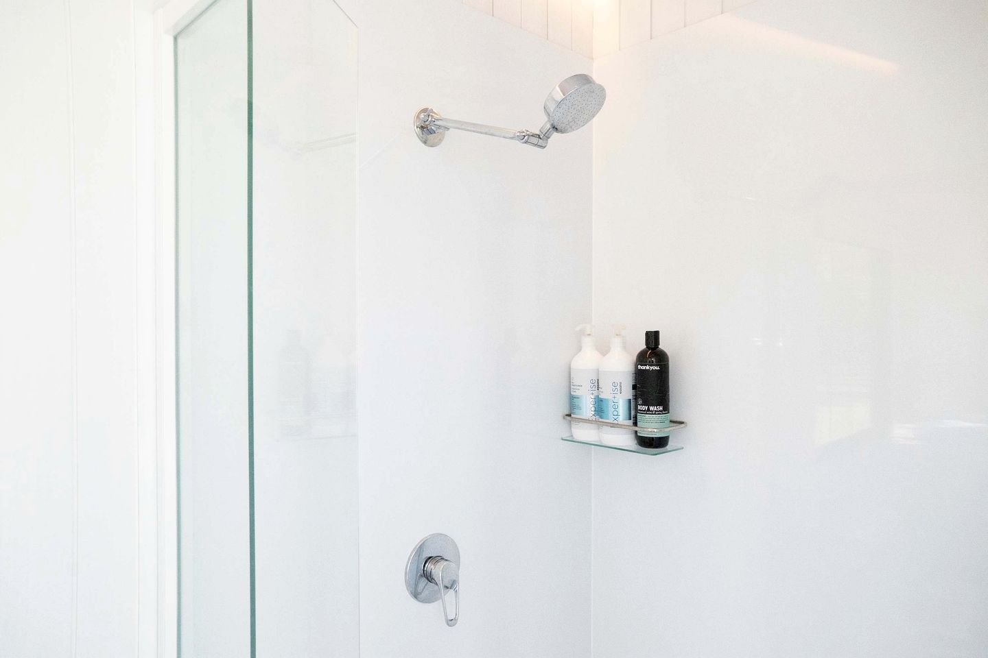 Enchanting Creekfront Tiny House with Stunning Landscape and Wildlife in Queensland, Australia