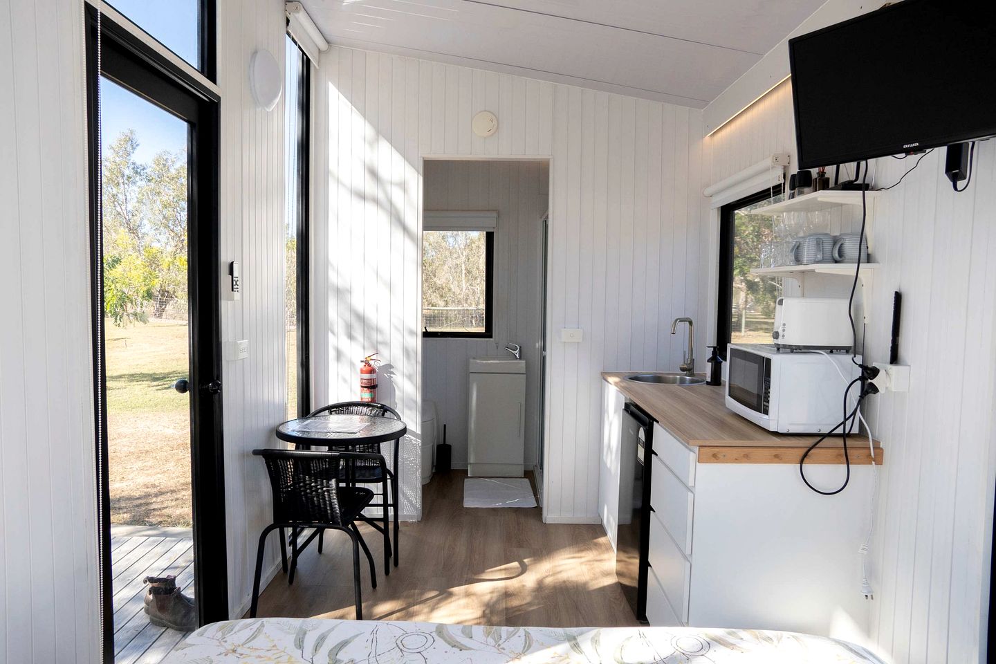 Enchanting Creekfront Tiny House with Stunning Landscape and Wildlife in Queensland, Australia