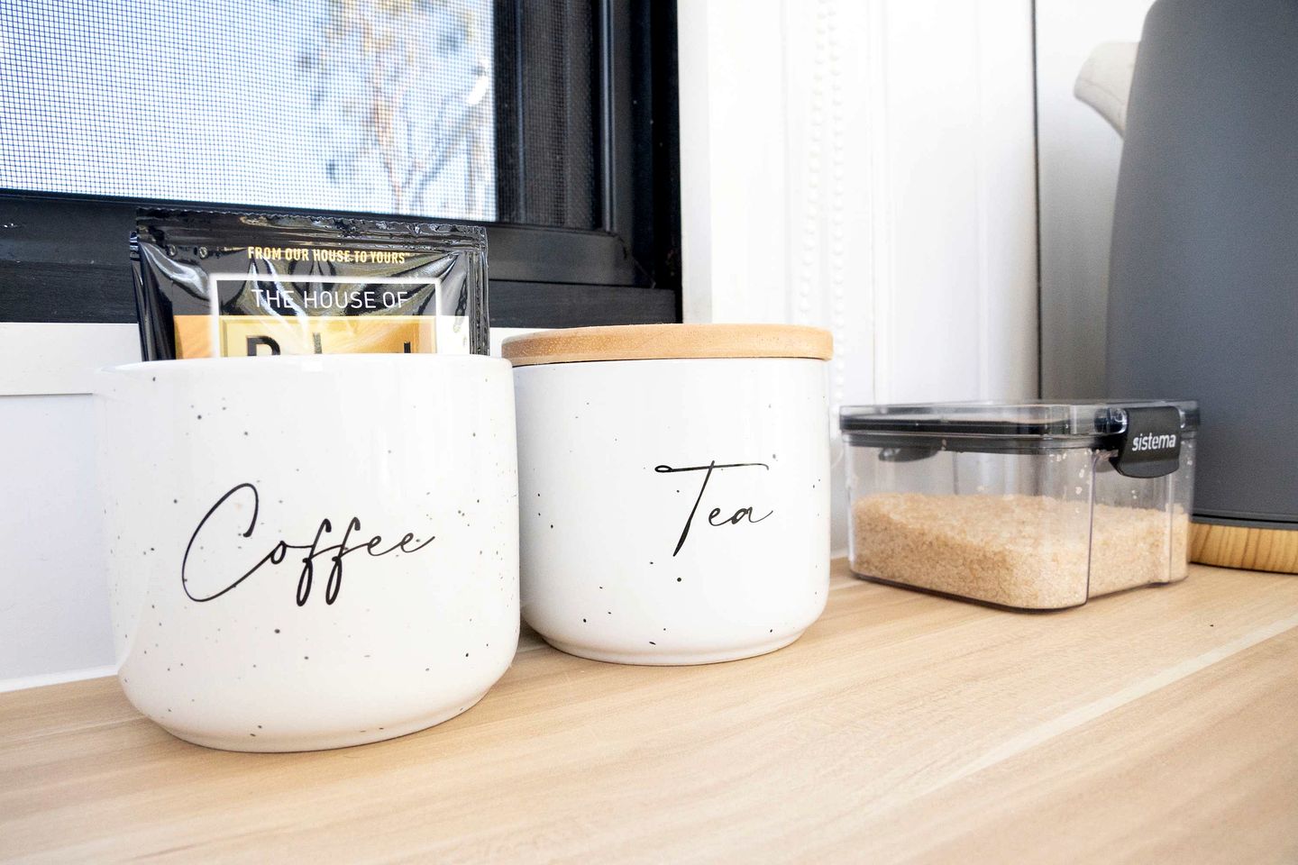 Enchanting Creekfront Tiny House with Stunning Landscape and Wildlife in Queensland, Australia