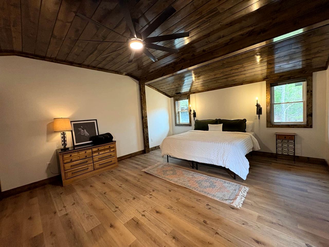 Enchanting Vacation Rental Farmhouse Embraced by Majestic Mountains near the Sparkling River in Lake Toxaway North Carolina