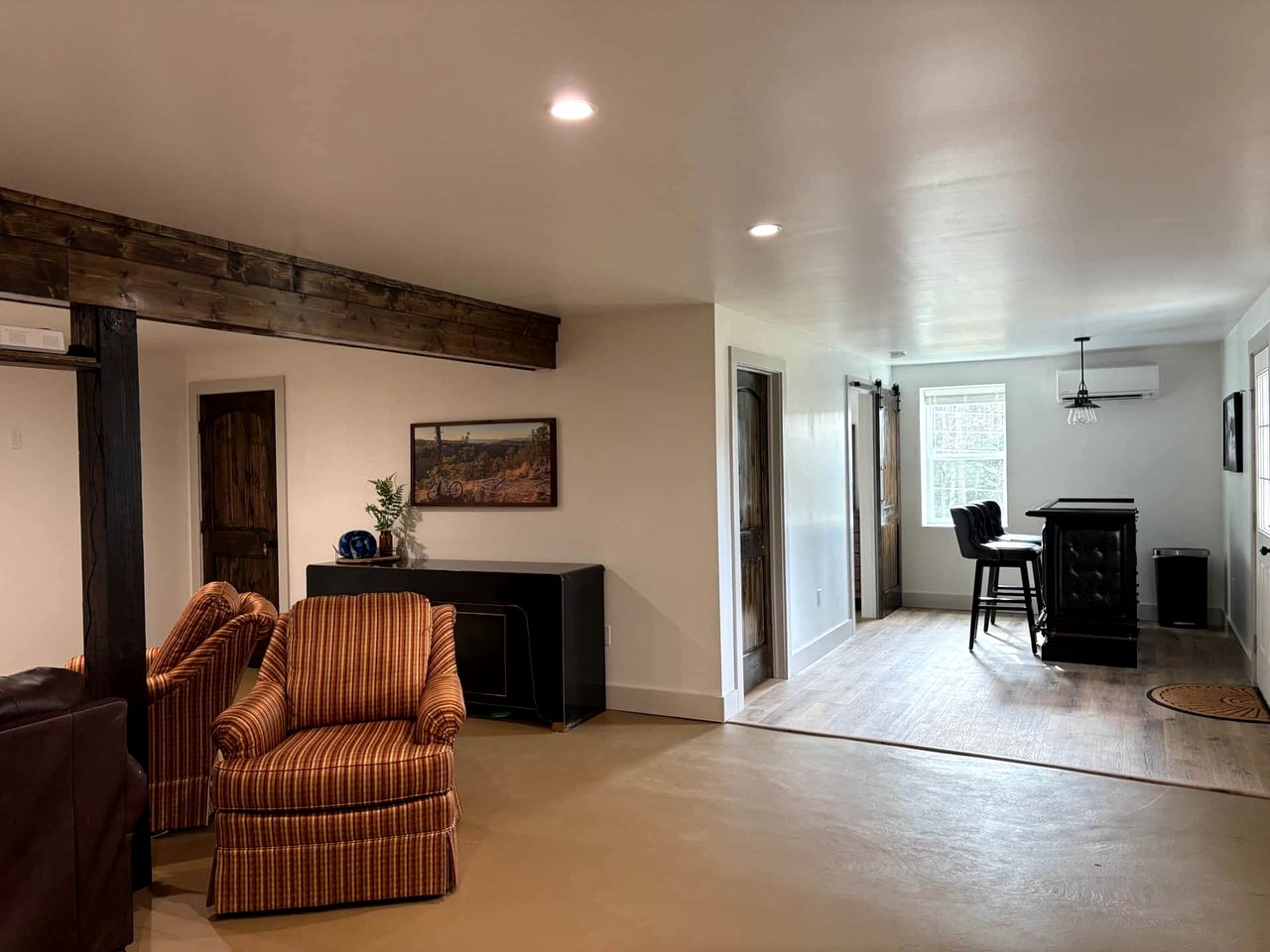 Enchanting Vacation Rental Farmhouse Embraced by Majestic Mountains near the Sparkling River in Lake Toxaway North Carolina