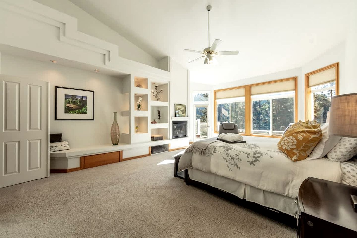 Enchanting Vacation Rental with Breathtaking Lake Views near Lake Fernan in Idaho