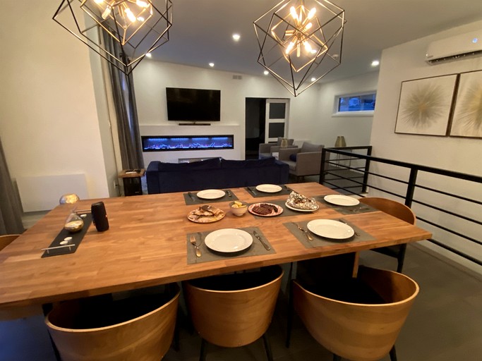 The Lakeside Getaway, Cottages, Val des Monts, Canada Glamping Hub