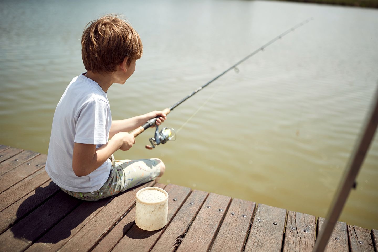 Enchanting Waterfront Cottage with Hut-Tub and Kayaks in Val des Monts, Quebec