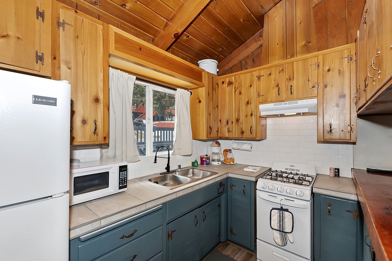 Cabins (United States of America, Big Bear Lake, California)
