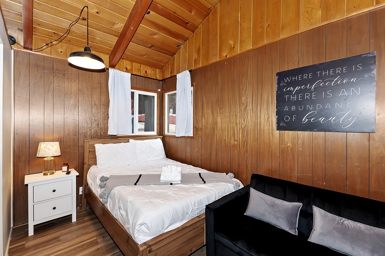 Cabins (United States of America, Big Bear Lake, California)