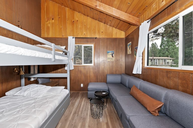 Cabins (United States of America, Big Bear Lake, California)