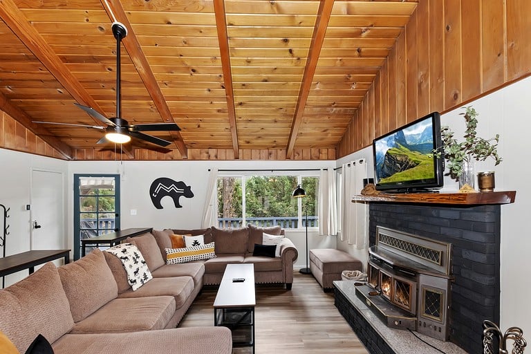 Cabins (United States of America, Big Bear Lake, California)