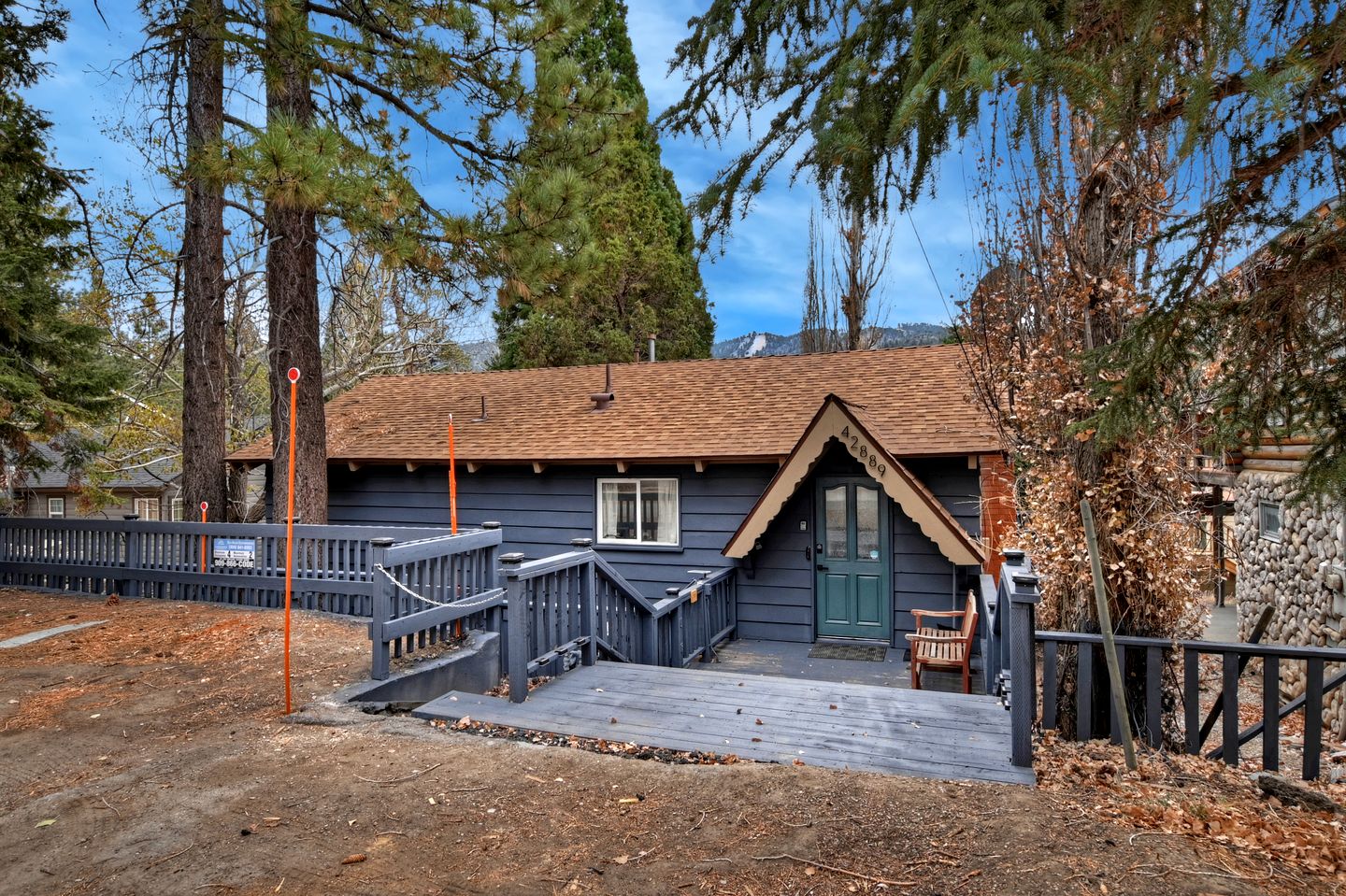 Outstanding Cabin Nestled Amidst Trees and Barbecue Provided in Big Bear Lake, California