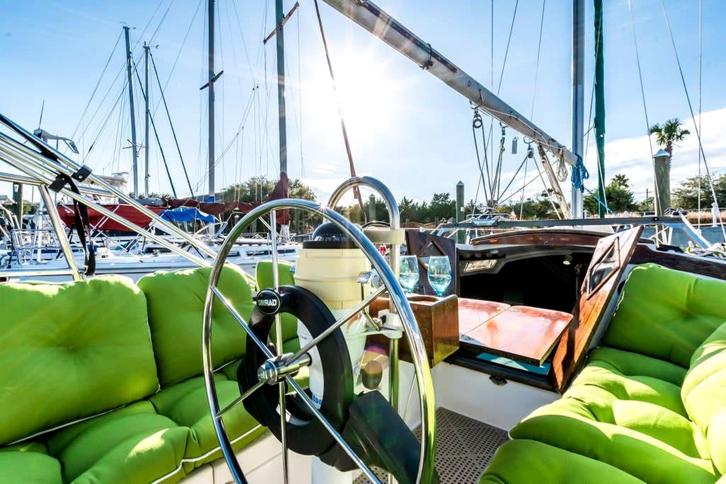Comfy Chic Boat with Gorgeous Sunset and Water Views in Florida