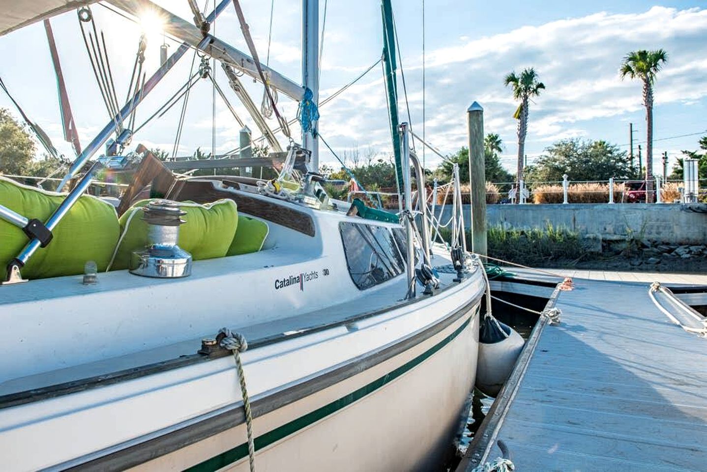 Comfy Chic Boat with Gorgeous Sunset and Water Views in Florida