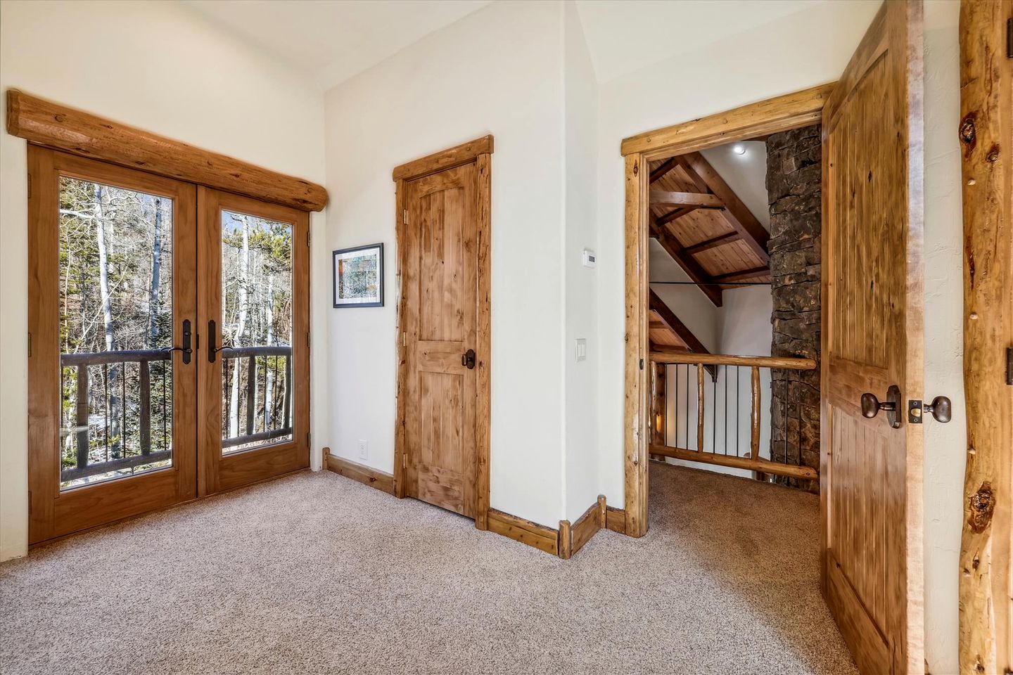 Exquisite Luxury Cabin with Stone Fireplace and Spectacular Views near Keystone and Breckenridge, Colorado