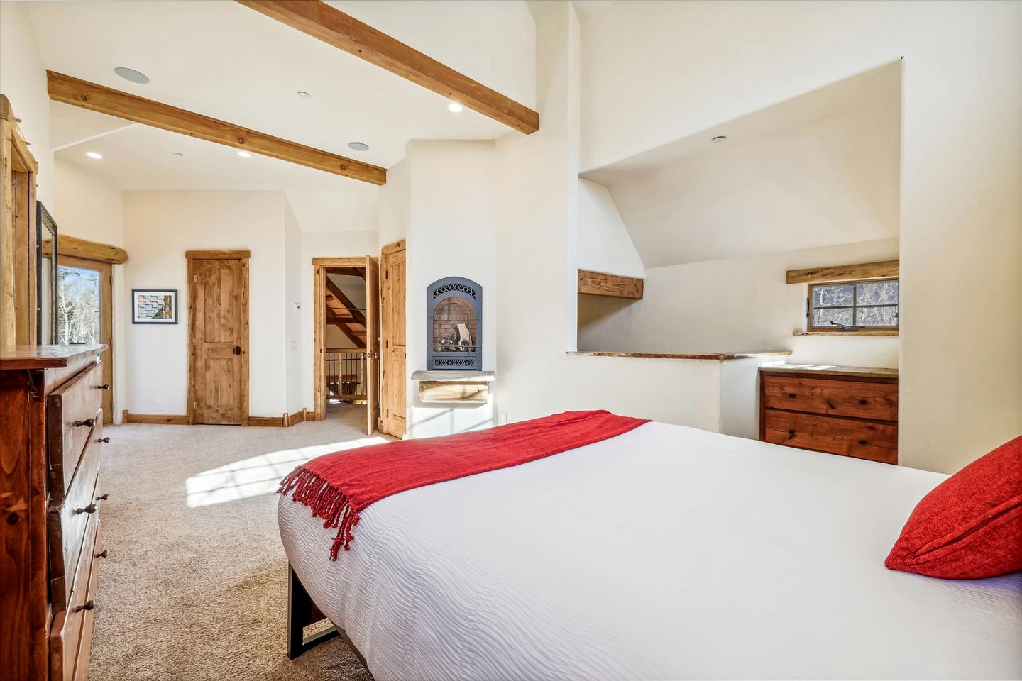 Exquisite Luxury Cabin with Stone Fireplace and Spectacular Views near Keystone and Breckenridge, Colorado