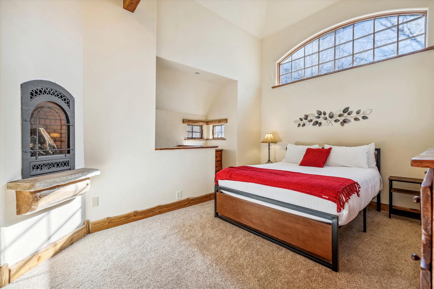 Exquisite Luxury Cabin with Stone Fireplace and Spectacular Views near Keystone and Breckenridge, Colorado