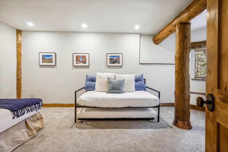 Cabins (United States of America, Silverthorne, Colorado)