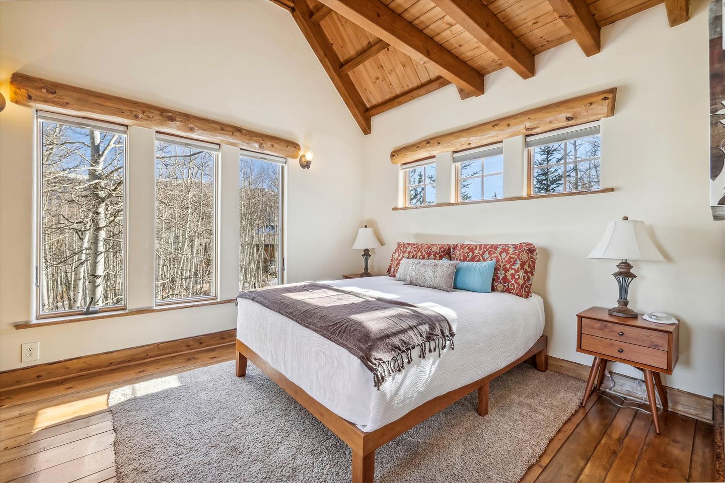 Exquisite Luxury Cabin with Stone Fireplace and Spectacular Views near Keystone and Breckenridge, Colorado
