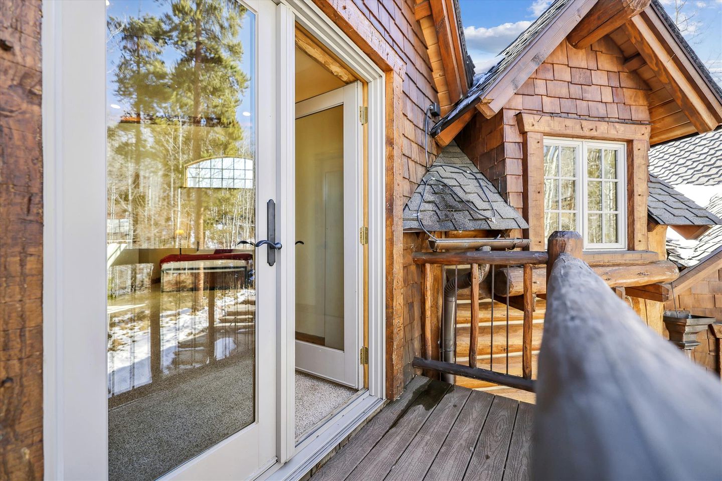 Exquisite Luxury Cabin with Stone Fireplace and Spectacular Views near Keystone and Breckenridge, Colorado