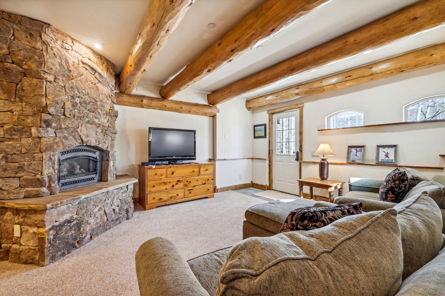 Exquisite Luxury Cabin with Stone Fireplace and Spectacular Views near Keystone and Breckenridge, Colorado